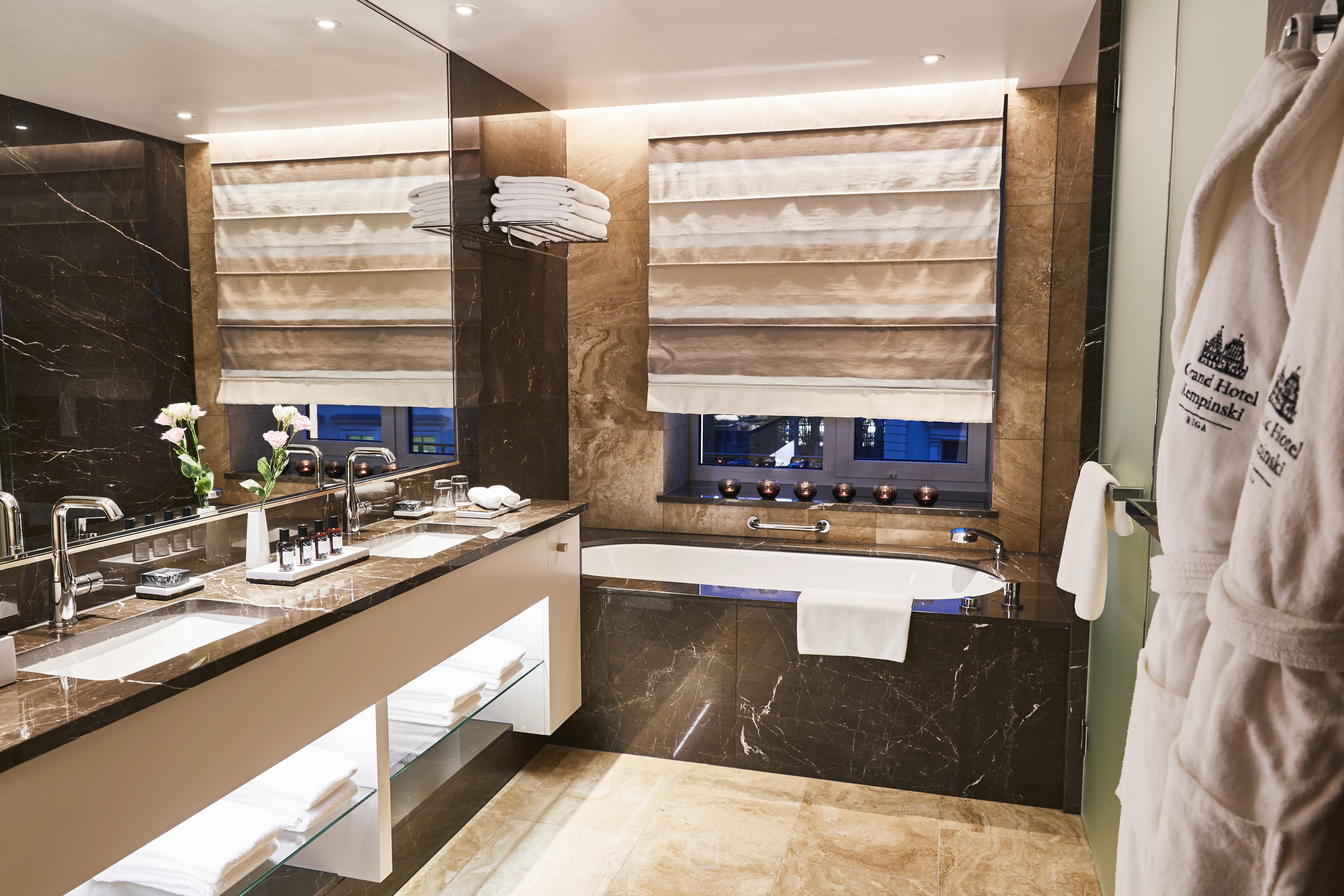 Grand Hotel Kempinski Riga Exterior photo Bathroom