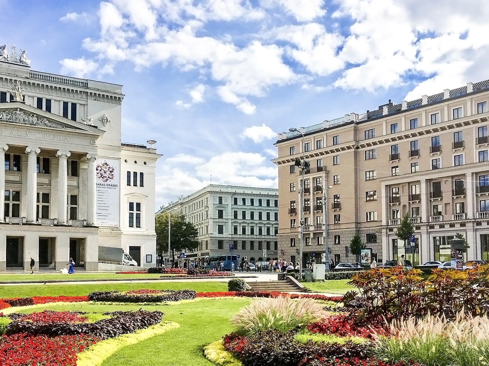 Grand Hotel Kempinski Riga Exterior photo The square