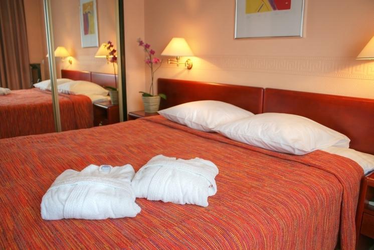 Grand Hotel Kempinski Riga Exterior photo A typical room at the hotel